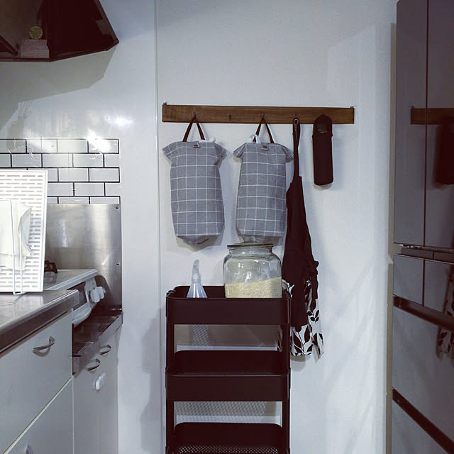 Tower タワー 水切りラック ワイドグラス マグスタンド 水切りラック 水切りカゴ 水切りマット 食器 鍋 フライパン 水切り シンク台 ディッシュラック 食器 収納 モダン おしゃれ スリム コンパクト キッチン整理用品 新生活 山崎 山崎実業 のレビュー クチコミとして