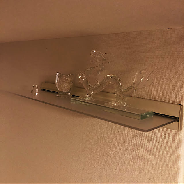 ウォールメイツ 正規品 スリムシェルフ 40cm 4色 ピン 取り付け ウォールシェルフ ウォールラック 体温計 スマートウォッチ ワイヤレスイヤホン 置き 賃貸 おしゃれ 壁 壁面 棚 Diy トイレ キッチン 洗面所 玄関 壁掛けシェルフ 壁面ラック 壁掛け 飾り棚 壁面収納 白の