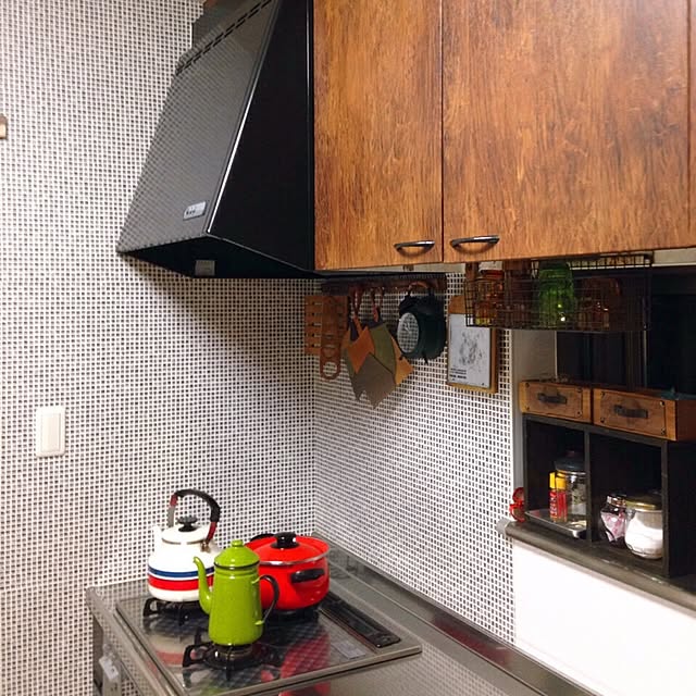 リメイクシート 木目 12柄 巾122cm 10cm単位 表面強化 防水 天板 洗面所 キッチン 家具 家電 水回り 剥がれず しっかり貼れる 強力シール壁紙 アンティークウッド柄 インテリアシート 粘着シートのレビュー クチコミとして参考になる投稿87枚 Roomclip ルームクリップ