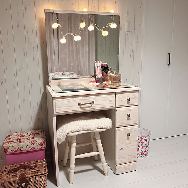 安く買える 先着 お得なクーポン 値引 配布中 ポイント 倍 9日8 59迄 ドレッサー 可愛い 白 おしゃれ 完成品 収納 ホワイト 姫系 かわいい ブラウン 茶 ナチュラル フレンチ カントリー 北欧 無垢 1面 一面 鏡台 化粧台 鏡 ミラー 送料無料のレビュー