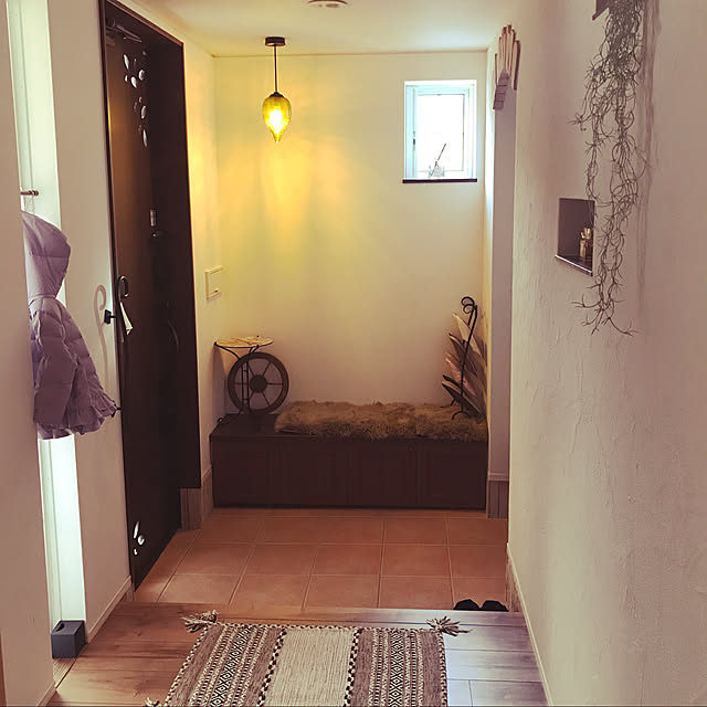 スリッパラック スリッパ 収納 玄関収納 スリッパ掛け スリッパラック おしゃれ 黒 縦型 姫系 可愛い スリッパ入れ スリッパ立て アイアン 4足 スタンド 自立 アンティーク ネイル サロン ヨーロピアン かわいい 店舗 業務用のレビュー クチコミとして参考になる投稿3枚