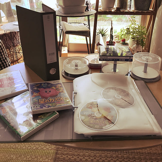 コクヨ Kokuyo コクヨ ファイル Cd Dvd ポケット 6枚収容 2穴 レフィル Edb 75のレビュー 口コミとして参考になる投稿13枚 Roomclip ルームクリップ