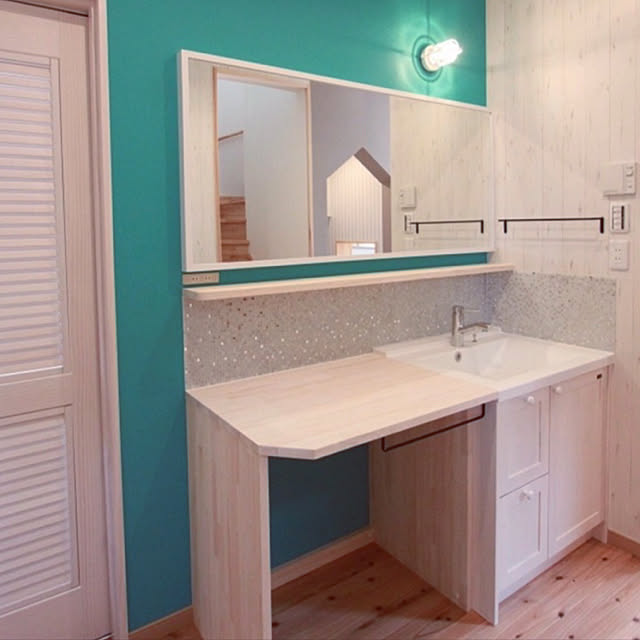 造作棚 造作机 ウッドワンの洗面台 ウッドワンの建具 Ikeaの鏡 などのインテリア実例 19 06 05 07 29 07 Roomclip ルームクリップ