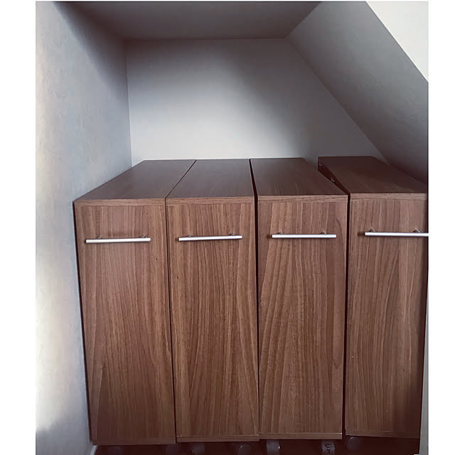 ぼん家具 本棚 キャスター付き 2台セット 隙間収納 木製 取っ手付き 収納カート 押し入れ収納 幅26cm ウォールナットのレビュー クチコミとして参考になる投稿2枚 Roomclip ルームクリップ