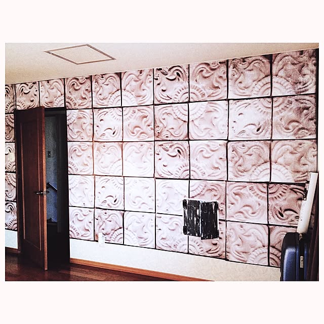 写真付きレビュー 即日出荷 壁紙 輸入壁紙 イギリスブランド 1wall W4p Tiles 001 Vintage Tin Tile ヴィンテージティンタイル 粉のり付き壁紙 デザイン おしゃれ 輸入 海外 クロス Diy リフォーム 撮影 インテリア 内装 Cszの通販商品 口コミ情報