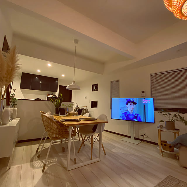 写真付きレビュー テレビスタンド 震度7試験クリア 壁寄せ ロータイプ 首振り おしゃれ 耐震 32 65インチ対応 壁寄せテレビ台 Tvスタンド 壁寄せテレビスタンド テレビラック 背面収納 自立式 スリム 白 黒 コーナーの通販商品 口コミ情報 Roomclipショッピング