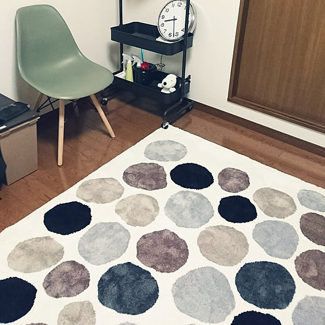 ラグ カーペット 北欧テイスト マット 厚手 160 230 オシャレ おしゃれラグ デザインラグ マット 絨毯 ヨーロッパ 幾何学模様 モザイク アーストーン Sサイズ ベルギー産ラグ ウィルトン織 夏 夏用 夏ラグ テレワーク 在宅のレビュー クチコミとして参考になる投稿2枚