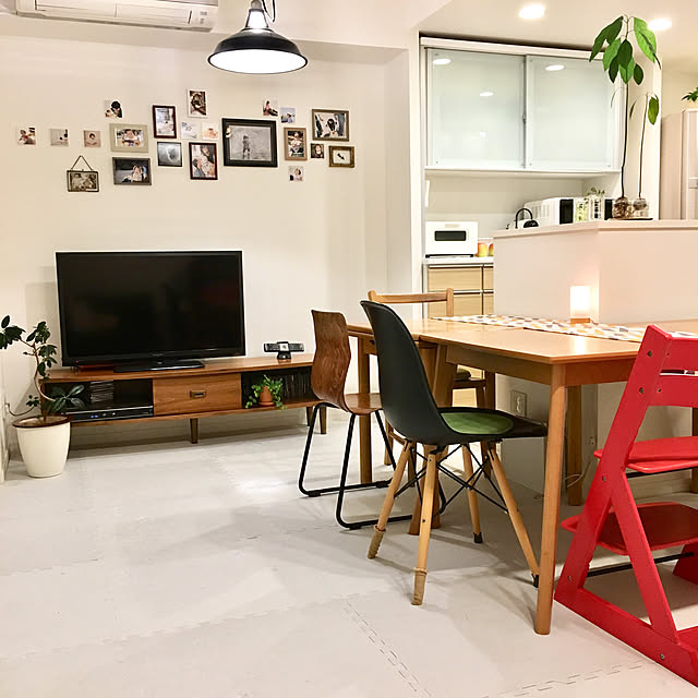 Blu Tack ブル タック 汚れ キズを残さない粘着ラバー Blutack ブルタック Bostik ボスティック 壁紙 はがせる 壁 貼る 壁 傷つかない画鋲 賃貸 跡が残らない 画鋲 目立たない 数量8までメール便 Bee のレビュー クチコミとして参考になる投稿26枚 Blu Tack ブル タック 汚れ キズを残さない粘着ラバー Blutack ブルタック Bostik ボスティック 壁紙 はがせる 壁 貼る 壁 傷つかない画鋲 賃貸 跡が残らない 画鋲 目立たない 数量8までメール便 Bee のレビュー クチコミとして参考になる投稿26枚