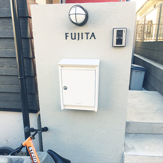 ドゥカユ社正規代理店 ドイツのデザイン賞受賞 ポスト 郵便ポスト 郵便受け 壁付け 壁掛け 鍵付き 北欧 おしゃれ ブラバンシア B110 ドゥカユ Decayeuxポスト D110 レバー付き 楽天ランキング1位のレビュー クチコミとして参考になる投稿33枚