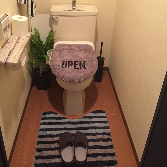 ニトリ O U型便座用洋式トイレ2点セット クローゼ Ouキョウツウ 送料有料 玄関先迄納品 のレビュー 口コミとして参考になる投稿3枚 Roomclip ルームクリップ