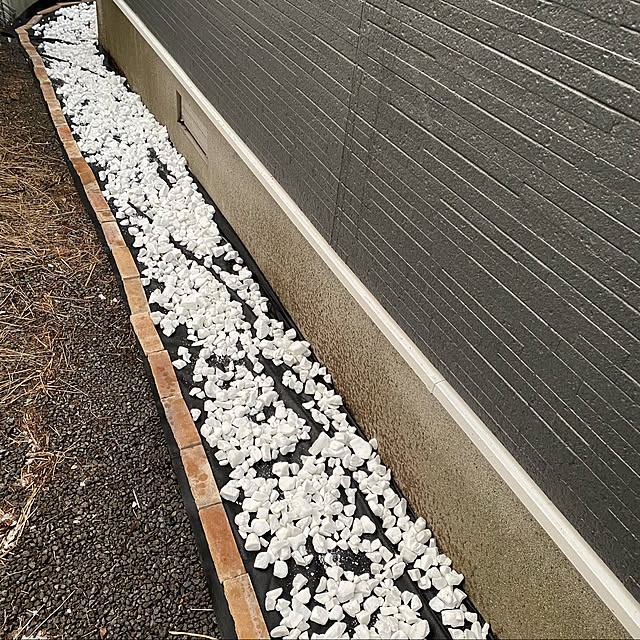 写真付きレビュー 261円ポイント還元 砂利 防犯砂利 ジャリ 60l ホワイト ブラウンミックス 3色ミックス白 防犯防草のジャリ 防犯対策 安全対策 防犯ジャリ 防草砂利 防草ジャリ 砂利 大容量 発泡石 アイリスオーヤマ 0804d10 の通販商品 口コミ情報 Roomclip