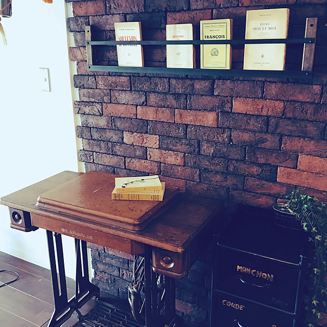 レンガ タイル 外壁 壁用 ブリックタイル 外壁用 アンティーク こげ茶 黄土色 Diy インダストリアル 壁 レンガ調 タイル 貼る キッチン ブルックリン スタイル カフェ風 インテリア エクステリア 建材 リフォーム おしゃれ ニューヨーク 薄い かるい 軽量のレビュー