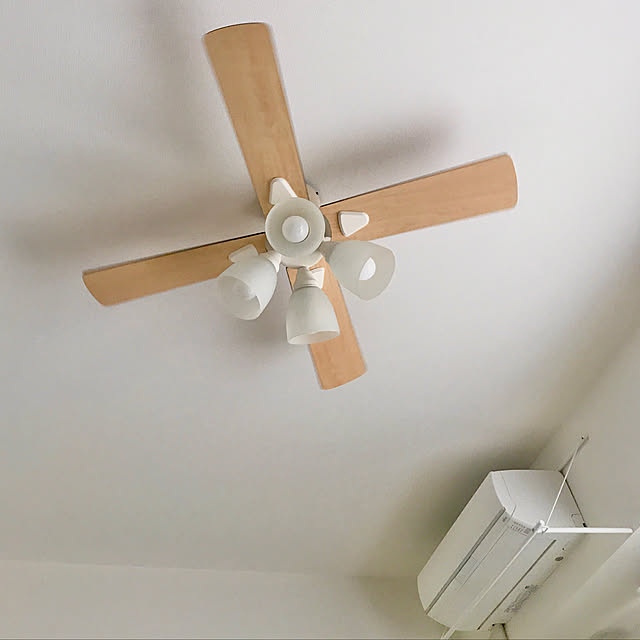 クーポン配布中 シーリングファン Led 対応 リモコン シーリングファンライト 4灯 オシャレ 天井照明 6畳 8畳 北欧 カフェ風 モダン 寝室 照明 リビング用 居間用 ライト おしゃれ リモコン付 西海岸 シーリングライト Windouble ウィンダブル のレビュー クチコミ