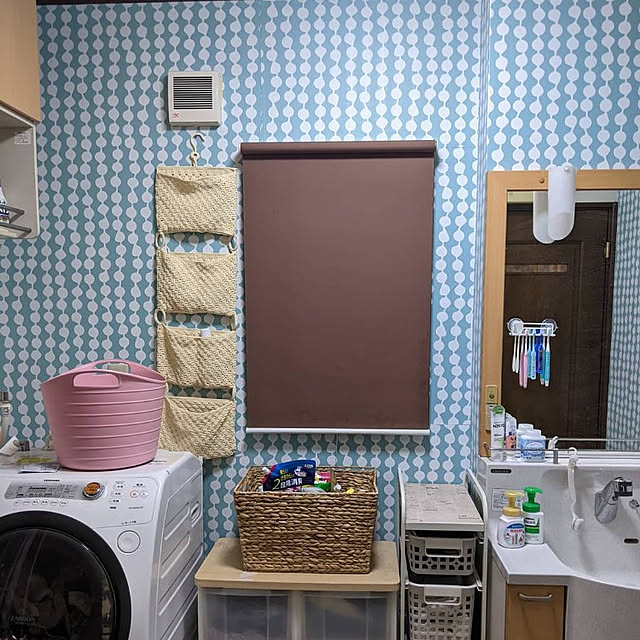 壁紙 のり付き カラフル ポップ クロス 子ども部屋 壁紙 かわいい 壁紙張り替え Diy リフォーム 国産壁紙 生のり付きのレビュー クチコミとして参考になる投稿9枚