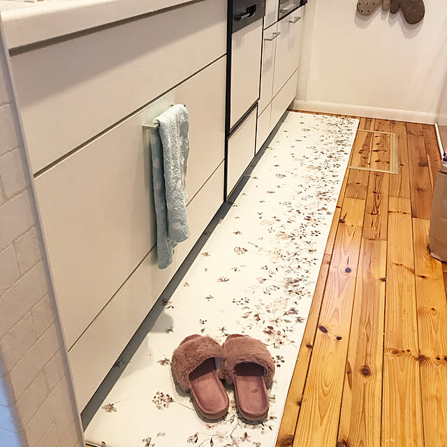 ニトリ キッチン用クッションフロアマット Ib I W 花柄45 180 のレビュー 口コミとして参考になる投稿14枚 Roomclipショッピング