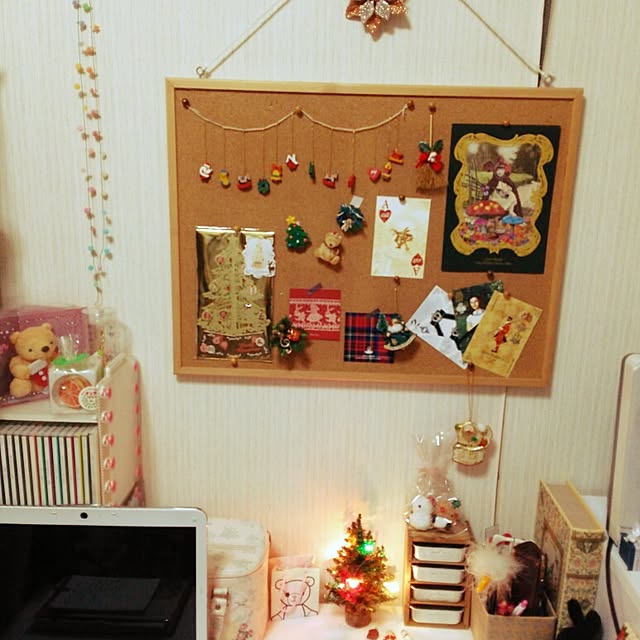 机 実家暮らし お気に入り 雑貨 コルクボード などのインテリア実例 14 11 03 14 33 42 Roomclip ルームクリップ