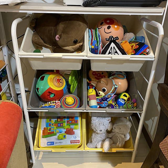 送料込 キッズラック カラー6マス 子供部屋収納 おもちゃ収納 おもちゃ箱 キャスター付き ベビー キッズ シンプル かわいい おしゃれ のレビュー クチコミとして参考になる投稿1枚