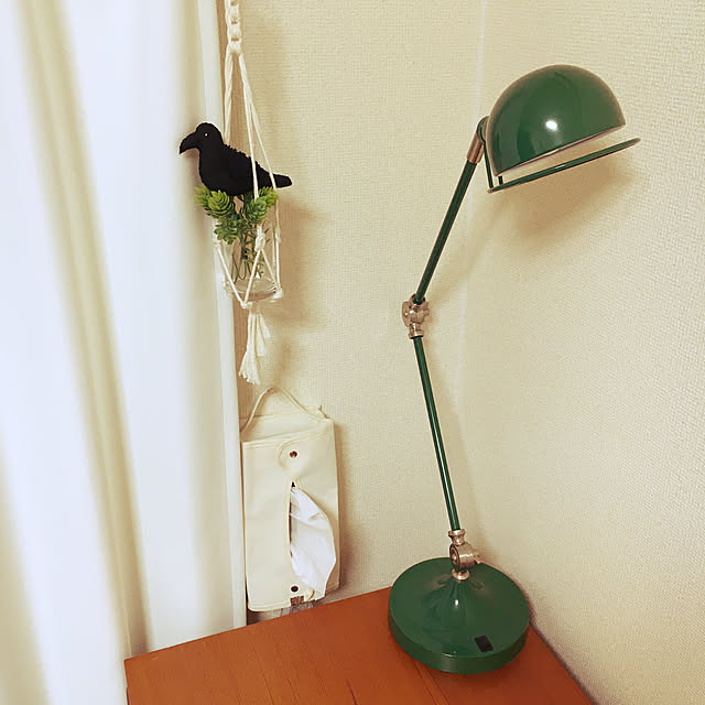 お洒落なデスクランプ デスクライト 照明 Snifu スニフ 4色 グリーン ブラック ホワイト シルバー ベース式 インダストリアル レトロ おしゃれ 可愛い 西海岸 ブルックリン モノトーン リビング用 居間用 ダイニング用 食卓用 寝室 ジェルデ風 工業系 卓上 棚上 Px10