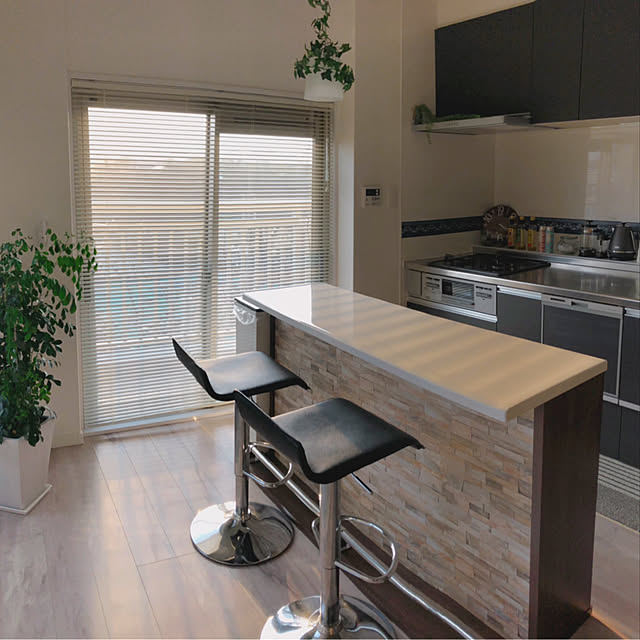 カウンター Bar バーカウンター ストーン 幅150cm オープンタイプ 天板ホワイト 本体ブラウン サンゲツ製壁紙 おしゃれ 完成品 国産 日本製 楽天 家具通販のレビュー クチコミとして参考になる投稿16枚 Roomclip Item