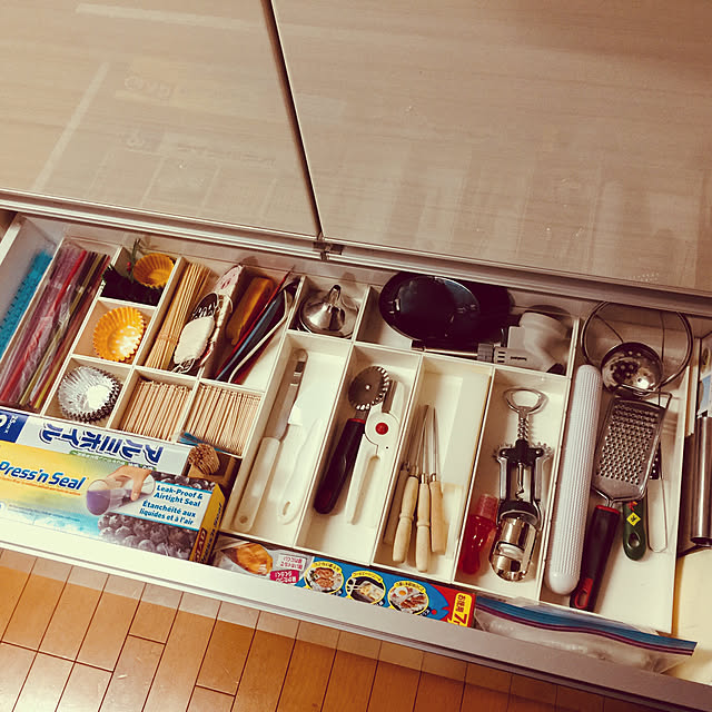 Keyuca公式店 ケユカ 仕切り付きbox 1 3 おしゃれ シンプル 収納ケース かわいい ギフト 仕切り プレゼント キッチン収納 新生活 整理ケース 新築祝い カトラリー 収納 収納ボックス 小物 キッチン 小物収納 キッチンツール 箸入れ カトラリーケース スプーン デスク Keyuca公式店 ケユカ 仕切り付きbox 1 3 おしゃれ シンプル 収納ケース かわいい ギフト 仕切り プレゼント キッチン収納 新生活 整理ケース 新築祝い カトラリー 収納 収納ボックス 小物 キッチン 小物収納 キッチンツール 箸入れ カトラリーケース スプーン デスク