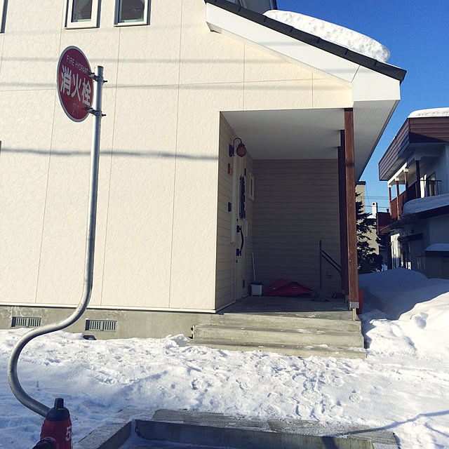 玄関照明 センサー 外灯 おしゃれ 人感センサー 屋外 玄関 照明 Led 照明器具 ウォールライト ポーチライト 100vのレビュー クチコミとして参考になる投稿2枚 Roomclip ルームクリップ