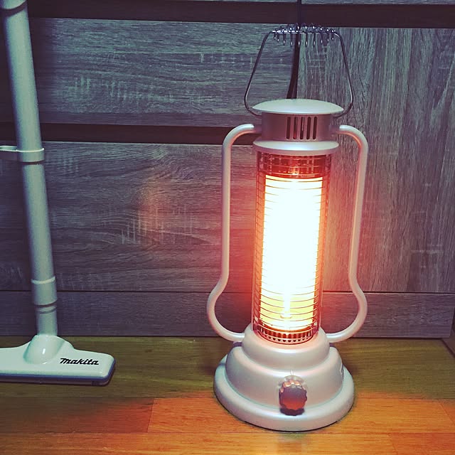 写真付きレビュー ヒーター 遠赤外線 暖房器具 季節 家電 デザイン家電 ミニランタン ハロゲン 省エネ 電気ストーブ 省スペース 小型 ミニ レトロ デザイン 赤外線 足元ヒーター ストーブ オフィス 暖房ヒーター 速暖 ハロゲンヒーター おしゃれ 送料無料の通販商品