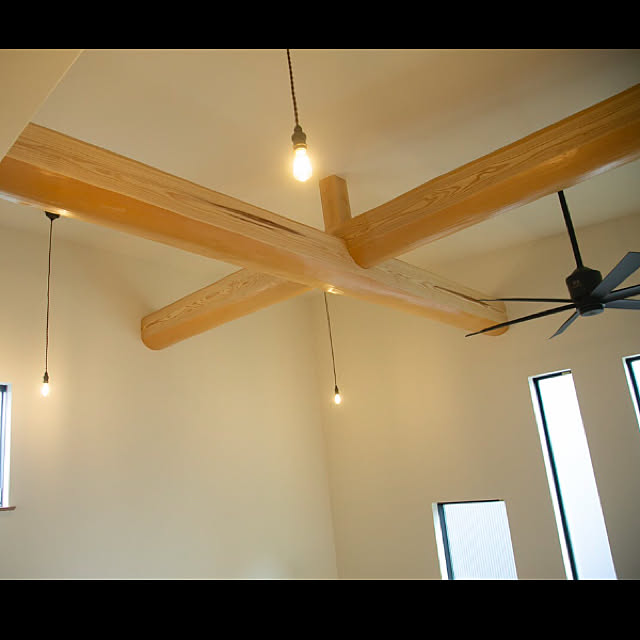 吹き抜け階段 吹き抜け 梁 ペンダントライト 在来工法 などのインテリア実例 19 03 15 18 38 09 Roomclip ルームクリップ