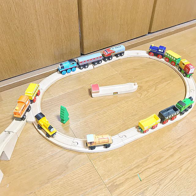 Aereo Di Carta 木製レール ベーシック 拡張 線路 Ikea イケア Brio ブリオ きかんしゃトーマス 木製レール シリーズ チャギントン 対応 互換性 あり レールセットb のレビュー 口コミとして参考になる投稿1枚 Roomclip ルームクリップ