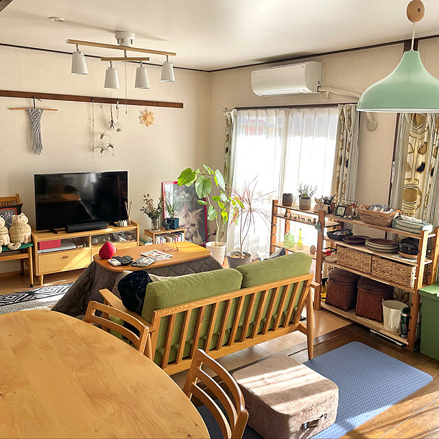 小物ハンガー Eda 2本組 カーテンレール ハンガー おしゃれ 木調 小物 帽子 可愛い かわいい オシャレ 便利 インテリア 木 日本製 枝のレビュー クチコミとして参考になる投稿2枚