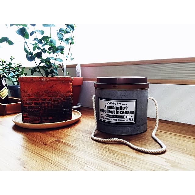 アース製薬 アース渦巻香 蚊取り線香 アロマセレクション [30巻缶入]のレビュー・口コミとして参考になる投稿18枚 ｜