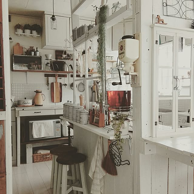 写真付きレビュー 25ミリ角タイル レトロモザイク 昭和レトロ 昔ながらのモザイクタイル 美濃焼タイル インテリ キッチン サイドボード Diy 白色 ホワイト 磁器質 Nシリーズ 25mm角 白色ブライト N 1 の通販商品 口コミ情報 Roomclipショッピング