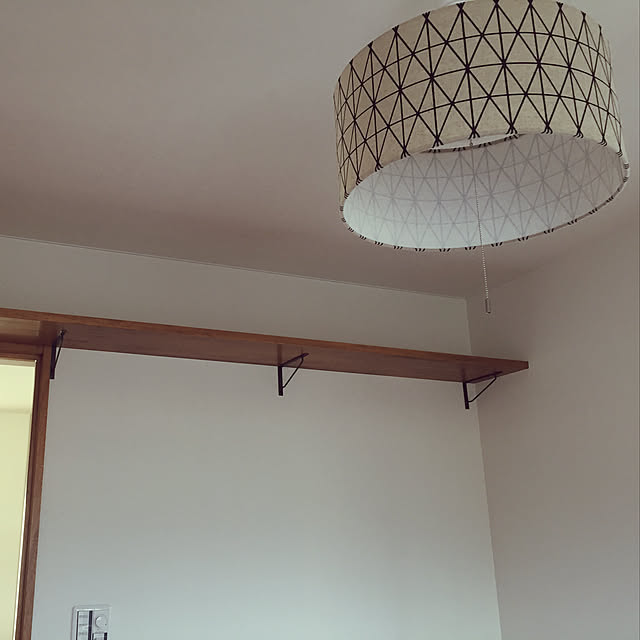 Orrefors オレフォス ペンダントライト 照明 おしゃれ かわいい インテリア ライト ペンダント Led ルームライト 天井 天井照明 北欧 ナチュラル モダン モノトーン リビング ダイニング 一人暮らし 布 アイボリー Lt 4077 新作入荷 デザインと機能性を兼ね備えた