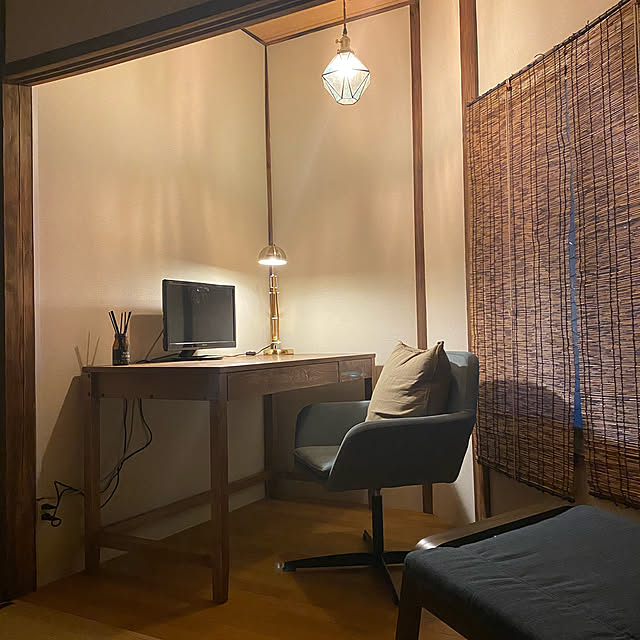 写真付きレビュー パソコンデスク デスク 幅1cm 書斎机 おしゃれ ワークデスク 机 つくえ 書斎机 学習デスク 学習机 勉強机 木製 天然木 無垢 パイン無垢 ワークテーブル ヴィンテージ調 コンパクトデスク テレワークの通販商品 口コミ情報 Roomclipショッピング