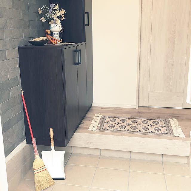 写真付きレビュー ほうき ちりとり セット レデッカー レデッカー 赤い柄ほうきs ダストパンホワイトセット ほうき ちりとり セット 屋外 ホウキ チリトリ セット おしゃれ 玄関 インテリア お掃除 そうじ かわいい おしゃれ の通販商品 口コミ情報 Roomclip