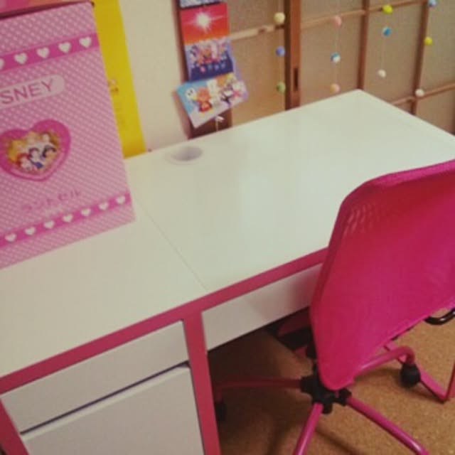 写真付きレビュー Ikea イケア Ikea Micke デスク ホワイト ピンク 幅 105 Cm 奥行き 50 Cm 高さ 75 Cm ホワイト ピンク の通販商品 口コミ情報 Roomclipショッピング