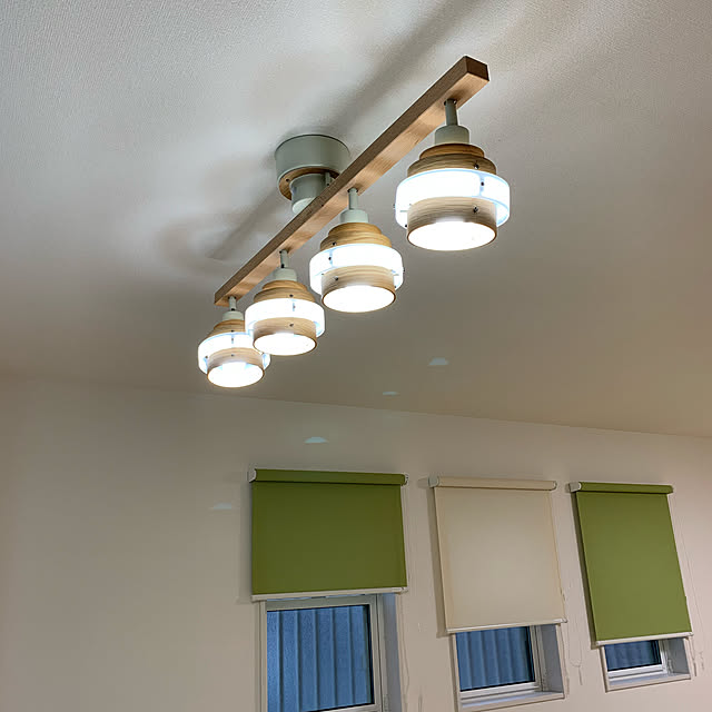 照明 電気 シーリングライト おしゃれ 北欧 8畳 Led リビング 4灯 バータイプ 天井 天井照明 ライト ダイニング 寝室 カフェ 木 ウッド 木目 ナチュラル バー 明るい オーク ウォールナット Avaros アヴァロス 4灯シーリングのレビュー クチコミとして参考になる投稿7枚