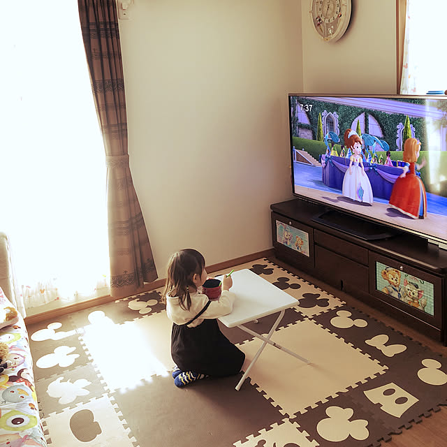 写真付きレビュー ディズニー デザインマット ミッキーマウス ミニーマウス ブラウン ベージュ 9枚入り ジョイントマット マット ジョイント プレイ マット ベビー 赤ちゃん 子供 フロアマット フロアーマット キッズマット の通販商品 口コミ情報 Roomclip