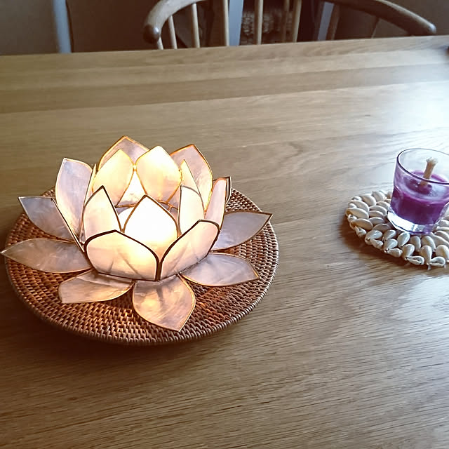 カピスシェルでできた蓮の花のようなキャンドルホルダーsサイズ 3色展開 貝殻 ろうそく立て キャンドル立て ろうそくたて ろうそくスタンド キャンドルスタンド キャンドルランプ キャンドルランタン バリ 雑貨 アジアン雑貨 M 114 のレビュー クチコミとして参考になる