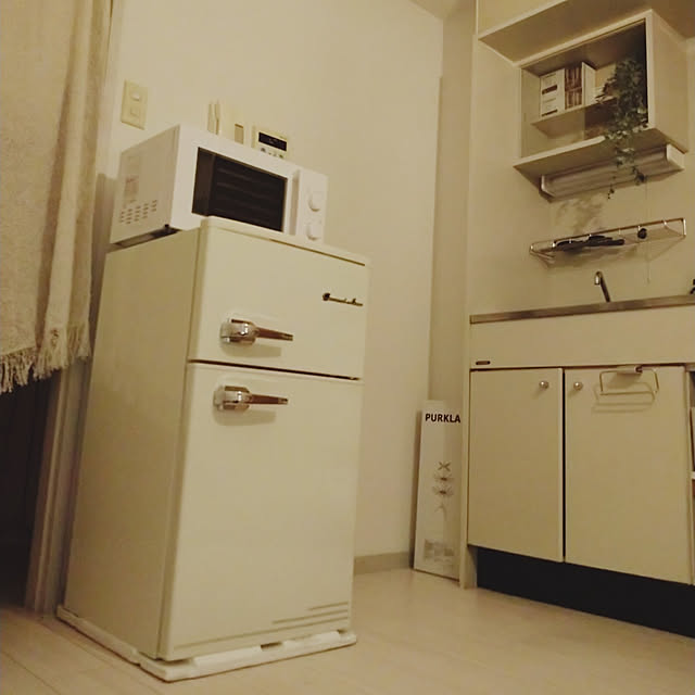 Roommate 東京deco 冷蔵庫 85l 小型 2ドア レトロホワイト 静音 冷凍庫付き ノンフロン 右開き 温度調節7段階 レトロなデザイン 省エネ 一人暮らし コンパクト ラック 霜取り おしゃれ 国内メーカー保証1年 I001のレビュー 口コミとして参考になる投稿1枚