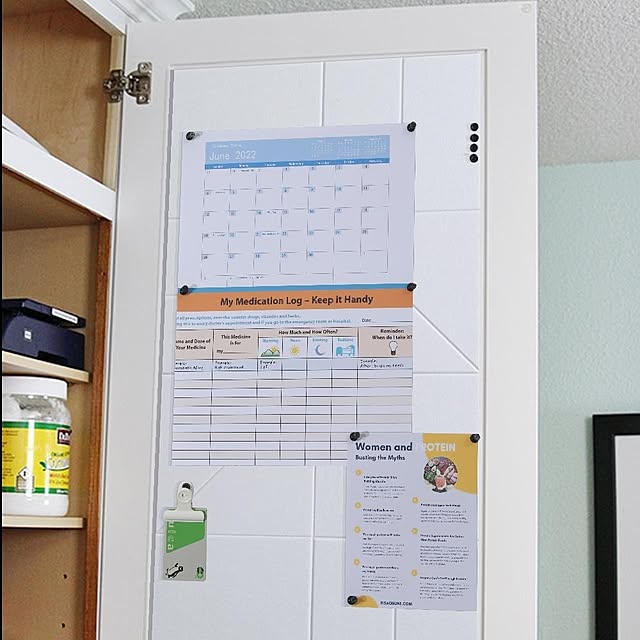 写真付きレビュー ドアに貼るコルクボード Decorita フェルトボード 白9mm xcm 12個セット コルクボード 扉 キッチンボード 見せる収納 コルクボードアレンジ 賃貸 リメイク Diy 掲示板 プリント収納 プリント隠し ウォールステッカー 学校からのお便り 家族の