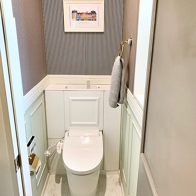 モールディング 壁 シール 家具 Diy クッションモールディング 腰壁 リメイク 装飾 見切り材 廻り縁 クラウン 壁面装飾 パネルモード 腰見切り チェアレール ドア回り ケーシング 巾木 壁紙シール ウォールステッカーのレビュー クチコミとして参考になる投稿4枚