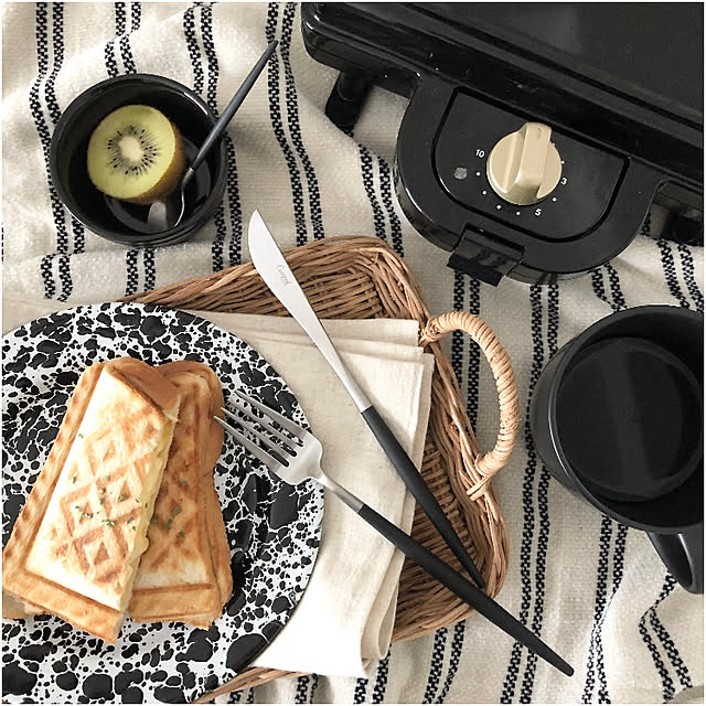 イデアインターナショナル ブルーノ Bruno ホットサンドメーカー 耳まで焼ける 電気 ミニタルトプレート セット ダブル ホワイト Boe044 Wh のレビュー 口コミとして参考になる投稿3枚 Roomclip ルームクリップ