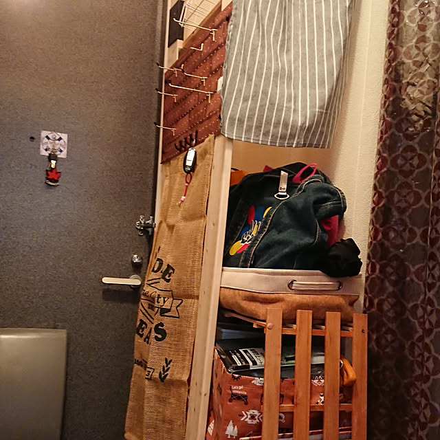 八幡ねじ 壁に柱をカンタンに つっぱり ２ｘ４ アジャスター金具キット ブラック 1セット 柱1本用 のレビュー 口コミとして参考になる投稿8枚 Roomclip ルームクリップ