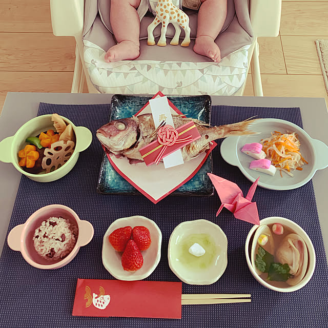赤ちゃん ベビー 食器セット 離乳食 出産祝い ギフト かわいい Combi コンビ はじめて離乳食 かさなる食器収納 じょ ずのレビュー クチコミとして参考になる投稿1枚