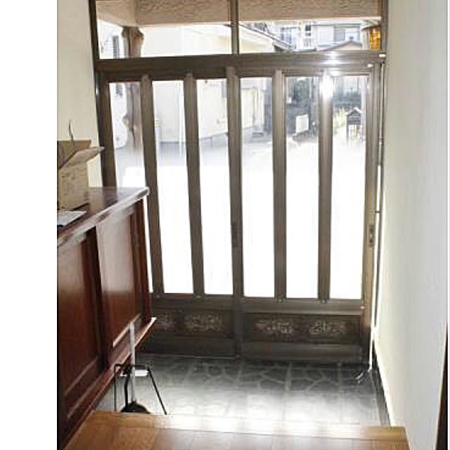 ガラス引き戸 賃貸戸建 賃貸diy 築30年賃貸 玄関 入り口のインテリア実例 18 09 02 32 46 Roomclip ルームクリップ