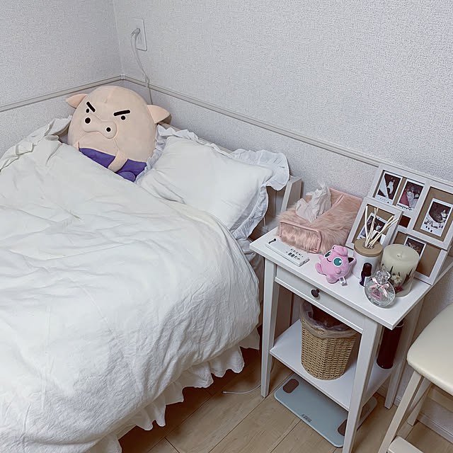 写真付きレビュー Ikea イケア ベッドサイドテーブル ホワイトステイン 46x35cm Z Hemnes ヘムネス 寝具 収納 ナイトテーブル おしゃれ シンプル 北欧 かわいい 家具の通販商品 口コミ情報 Roomclipショッピング