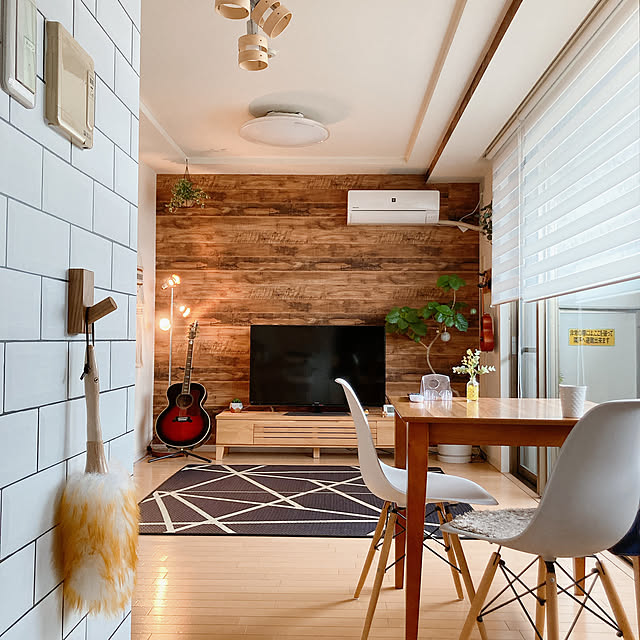 Suyika ほこり取り ウールダスター 32cm ほうき ハンディモップ 羊毛のホコリ取り 掃除道具 部屋掃除 埃払い 埃取り はたき ダスター ナチュラル 天然木 ふわふわ おしゃれのレビュー クチコミとして参考になる投稿9枚 Roomclip ルームクリップ