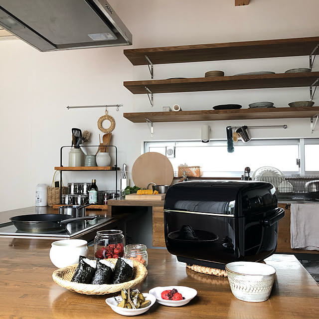 象印 圧力ih炊飯ジャー 5 5合炊き 黒漆 Zojirushi 炎舞炊き Nw La10 Bz 5 5合 Ih Ih炊飯器 炊飯器 炊飯ジャー ジャー炊飯器 一人暮らし 生活家電 キッチン家電 調理家電 新生活 引っ越し祝い 新築祝い 結婚祝いのレビュー クチコミとして参考になる投稿4枚 Roomclip