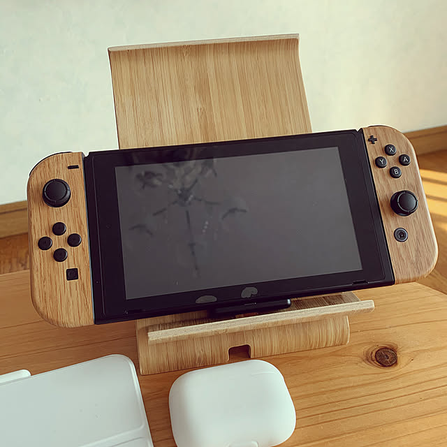 Skinfact Nintendo Switch ジョイコン 用 スキンシール カバー シール ケース 木目調 高級素材 側面対応 丈夫で長持ち 保護 キャラメルウッド 高級感のある手触り 簡単に貼り付け可能 ニンテンドースイッチ キャラメルウッド のレビュー 口コミとして参考になる投稿1