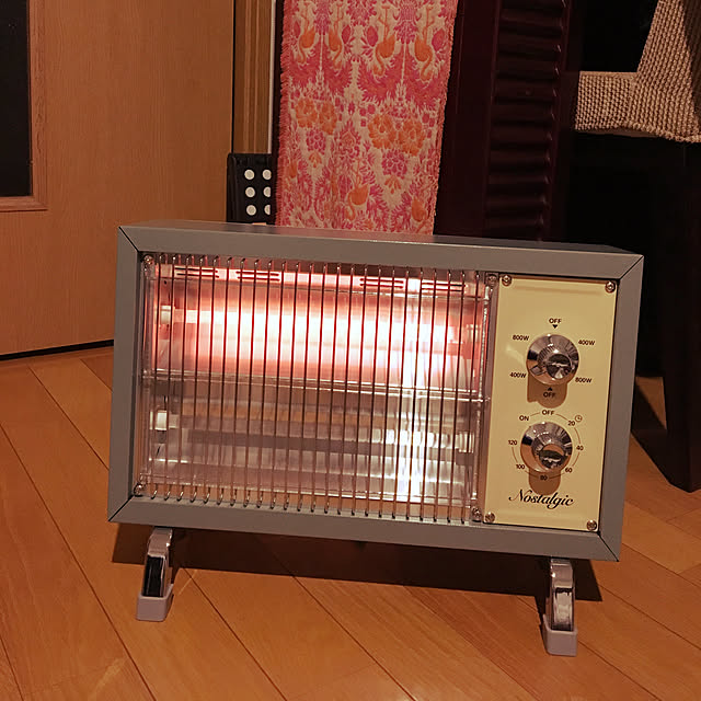 レトロストーブ ノスタルジック Dst 1730 ストーブ 電気ストーブ ヒーター 遠赤外線 足元ヒーター 足元ストーブ 足元暖房 暖房器具 レトロ おしゃれ かわいい 北欧 ブルックリン インテリア デザイン 脱衣所 トイレ 洗面所のレビュー クチコミとして参考になる投稿1枚